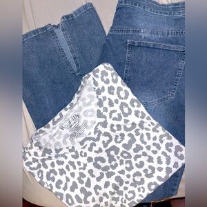 Casual Chic Outfit: Grey & White Leopard Print Top + Classic Bootcut Blue Jeans